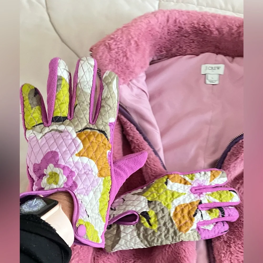 Vera Bradley Pink Green Floral Gloves